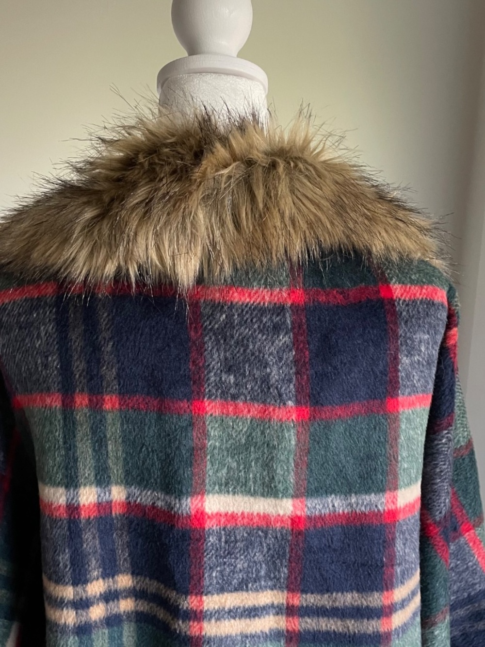 ETWO Luxury Tartan Plaid Cape Poncho Coat with Faux Fur Collar O/S - Picture 5 of 12